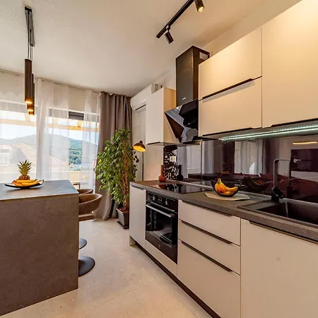 2 Bedroom Amazing In Vakantiehuis *